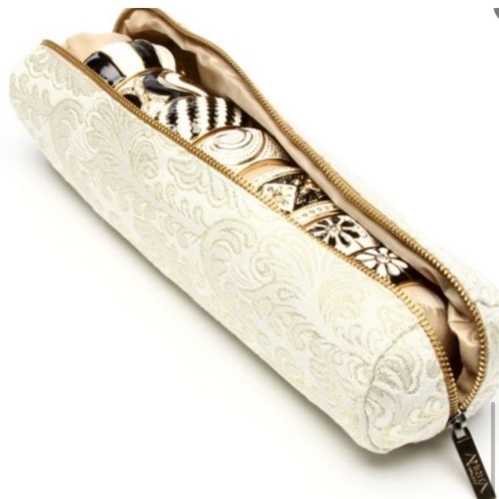 🔹NWOT🔹Amrita Singh Universal Brocade Bangle Case